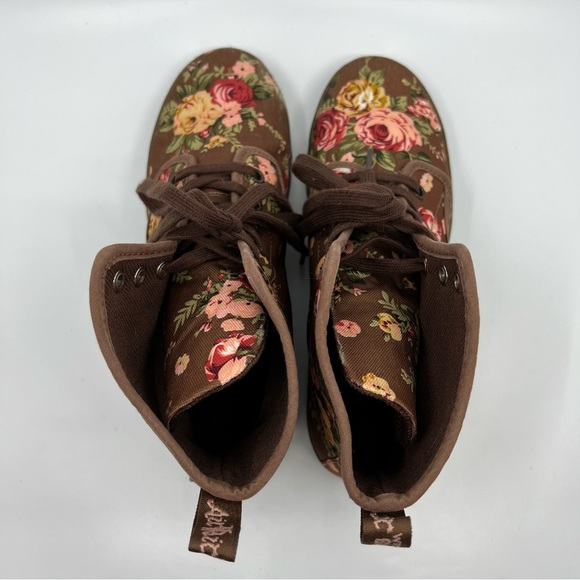 DR. MARTENS 8 Shoreditch Floral Rose Canvas Victorian Boots Low Profile - Picture 2 of 10
